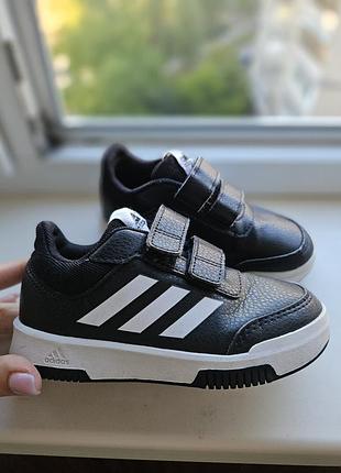 Детские кроссовки adidas размер 28, стелька 17.5см на мальчика, липучка черные