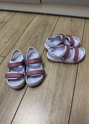 Босоніжки та сандалі для дітей crocs фіолетові , розмір с 10