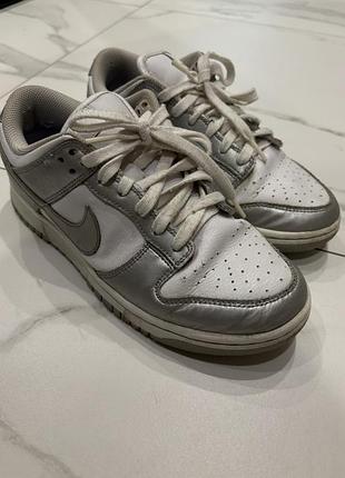 Кросівки унісекс nike dunk low білі, сріблясті