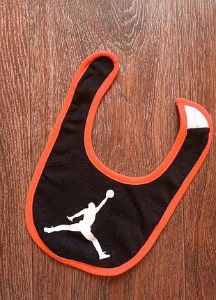 Слюнявчик jordan