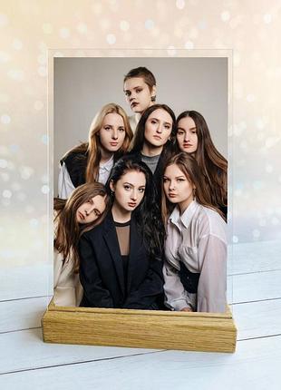 Большая акриловая фотография на деревянной подставке (20х30 см, вертикальная)