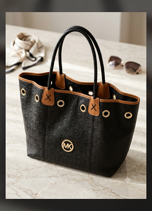 Большая сумка-тоут michael kors / вместительная темно-коричневая сумка мк в идеальном состоянии