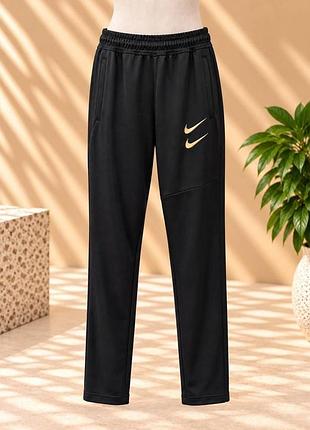 Спортивные штаны 
nike sportswear swoosh track pants