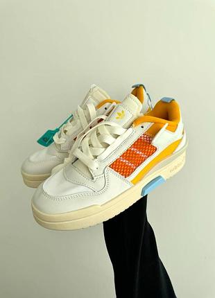 Женские бежевые кроссовки adidas forum mod low cloud white crew yellow х форум 36