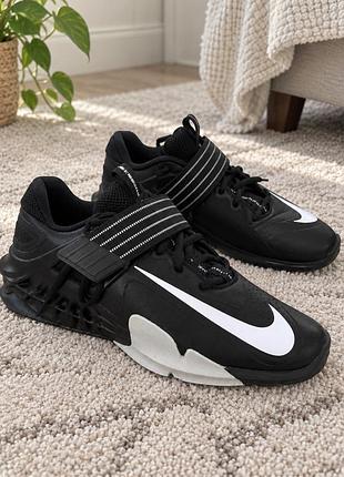 Кросівки чоловічі бу nike savaleos