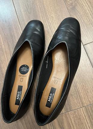 Представлені жіночі шкіряні балетки з лінійки m&s collection від відомого британського бренду marks&spencer.
