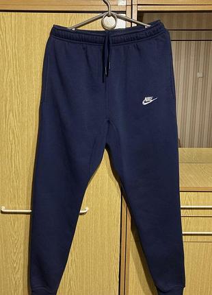Спортивні трикотажні штани на флісі,джогери nike sportswear club fleece.оригінал.