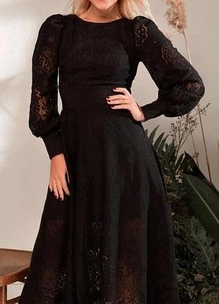 Сукня пишна чорна