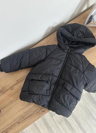 Куртка для дитини zara чорна з капюшоном