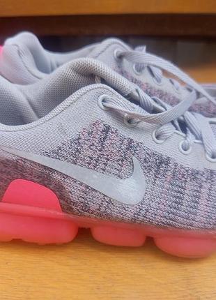 Кросівки для дівчинки nike сірі з рожевим, розмір 34