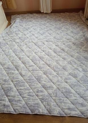 Одеяло или покрывало king size от известного бренда laura ashley home , размер,230*280, одеяло новое, но от того что долго лежало есть немного жёлтого