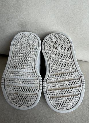 Білі дитячі кросівки adidas 20 розмір 5