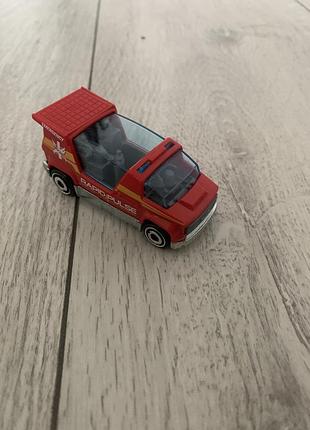 Машинка для хлопчика hot wheels червона