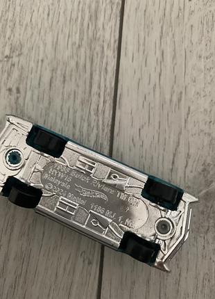 Машинка для хлопчика hot wheels бірюзова 2