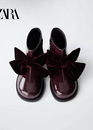 Бордові черевики з лакованого матеріалу з великим оксамитовим бантом zara