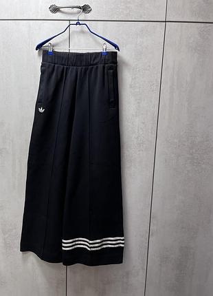 Чорні жіночі спортивні штани adidas adicolor neuclassics track