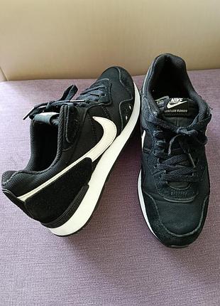 Кросівки чоловічі nike venture runner чорні, розмір 42, устілка 27 см