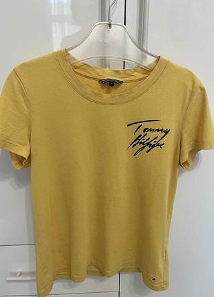 Футболка жіноча жовта tommy hilfiger розмір с  ідеальний стан