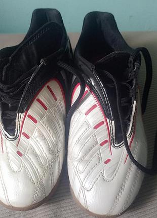 Футбольні бутси adidas
