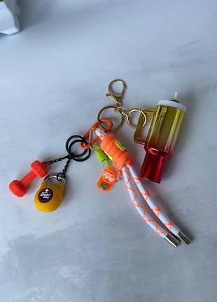 Стильный брелок на сумку чамс charms подвеска на сумочку стильный аксессуар