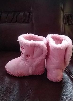 Чобітки угі