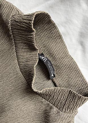 Топ з високим горлом zara 2