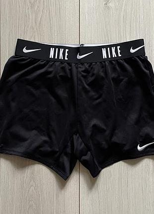 Жіночі спортивні шорти nike , s/m