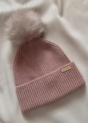 Рожева шапка з помпоном barbour