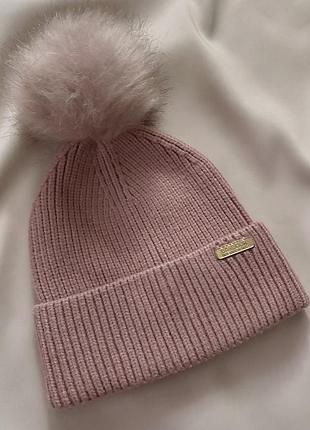 Рожева шапка з помпоном barbour 4