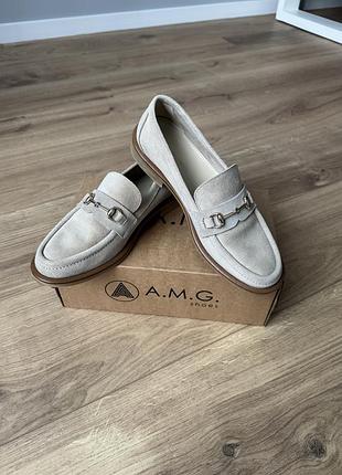 Лофери жіночі a.m.g. бежеві, розмір 37, устілка 24,4 см, натуральна замша