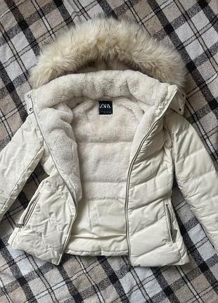 Zara xs-s в дуже гарному стані,зимова курточка