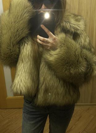 Жіноча шуба stradivarius зі штучного хутра