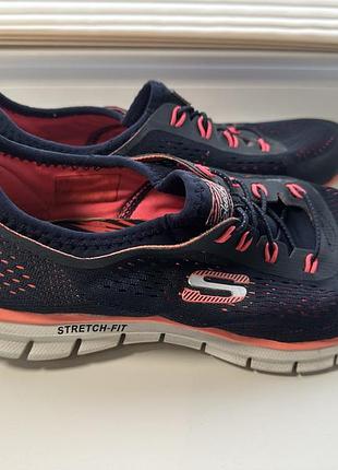 Кросівки жіночі skechers stretch-fit чорні з кораловим