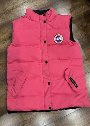Жилетка пухова canada goose рожева