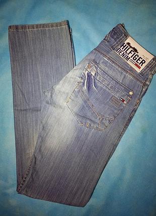Джинси tommy hilfiger denim (модель rachel, comfort fit) розміру w29 у світло-блакитному кольорі з ефектом потертостей та стильним брендуванням.