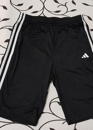 Шорты спортивные на мальчика 13-14 лет, фирмы adidas
