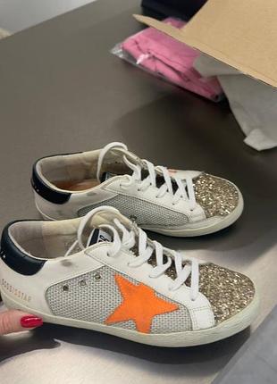 Кеди жіночі golden goose superstar білі з помаранчевою зіркою