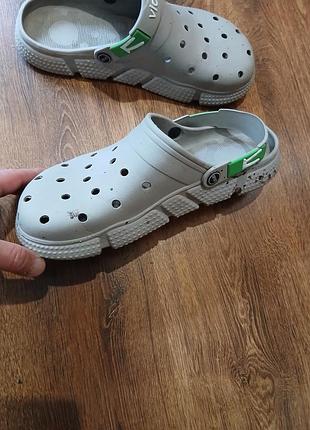 Продам мужские тапочки бренда victory