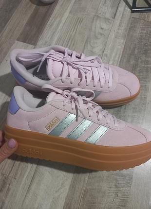 Кросівки жіночі adidas рожеві, розмір 38