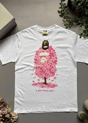 Футболка чоловіча bape біла з рожевим принтом розмір m