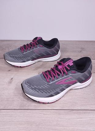 Кроссовки brooks 40.5р 2