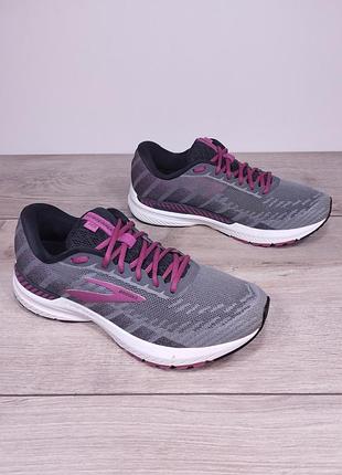 Кроссовки brooks 40.5р