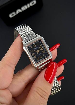 Женские часы casio Салат-b190d-1b с черным циферблатом и стальным браслетом