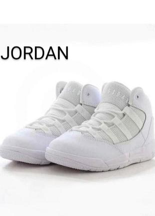Кожаные хайтопы высокие кроссовки бренда jordan max aura u9 8,5 eur 26