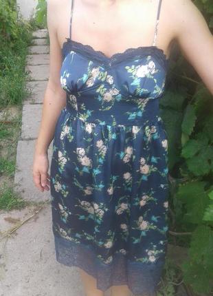 Платье шолковое с кружевным низом1 фото