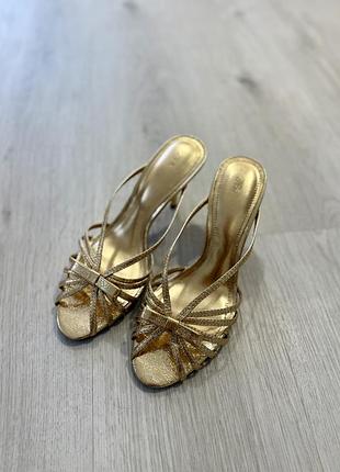Жіночі босоніжки, мюлі zara золотисті
