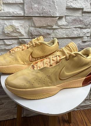 Оригінальні кросівки nike lebron 21