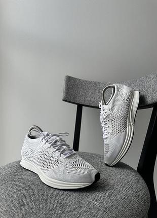 Білі спортивні легенькі кросівки кеди взуття nike racer