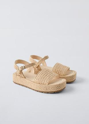 Босоножки на платформе zara