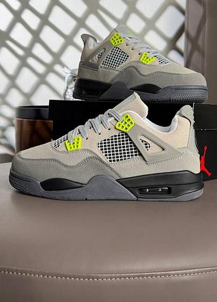 Женские кроссовки nike air jordan 4 retro se grey beige neon